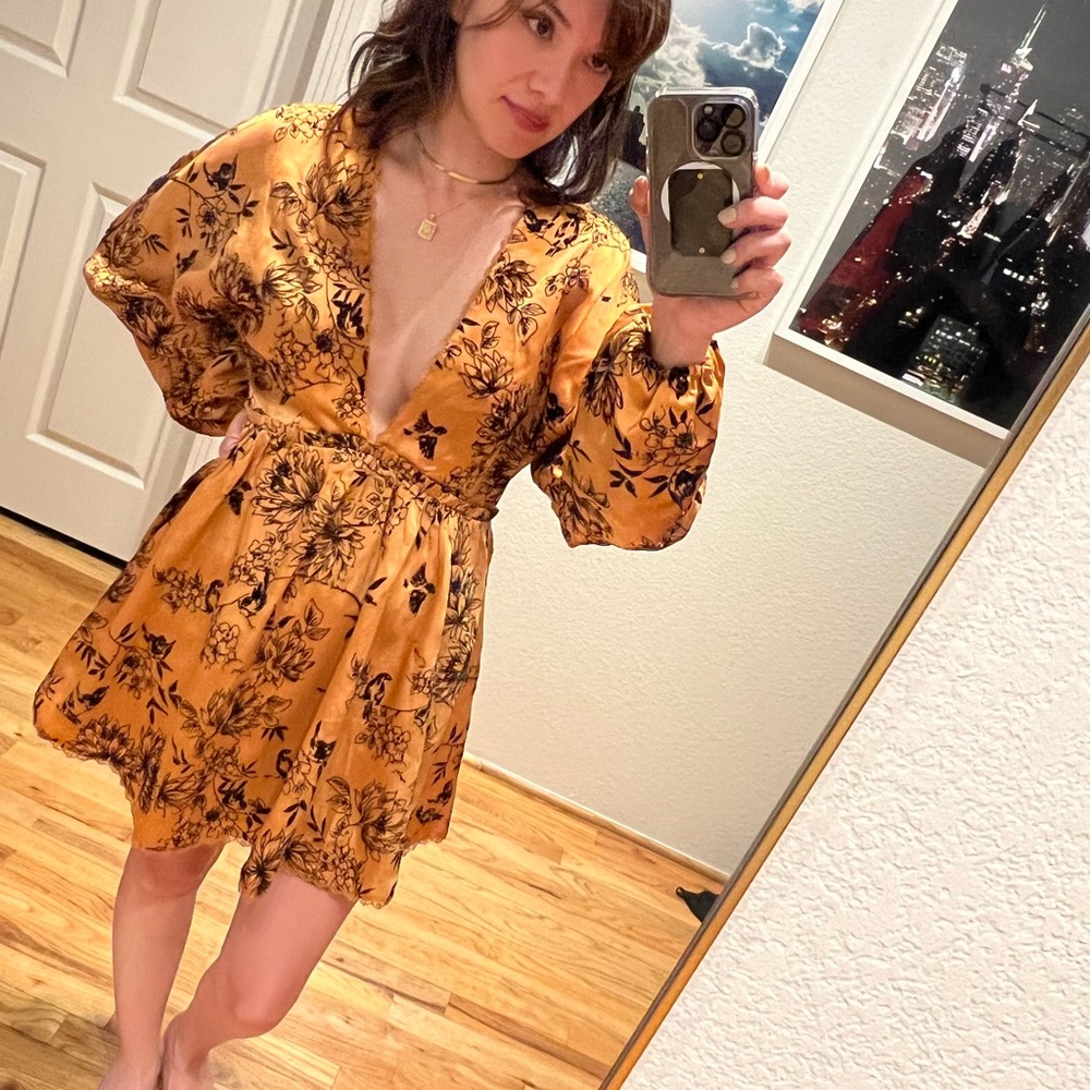 Revolve house of harlow low cut puff sleeve dress